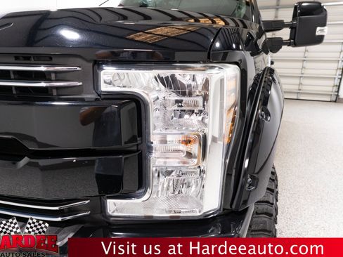 Used 2018 Ford F250 Lariat w/ Lariat Ultimate Package AWD/4WD image 8