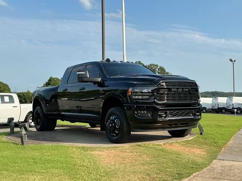 Used 2024 RAM 3500 Limited AWD/4WD image 8