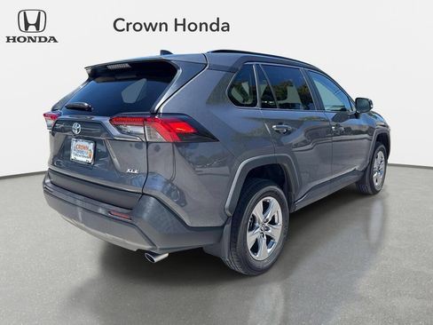 Used 2024 Toyota RAV4 XLE w/ Convenience Package FWD image 4