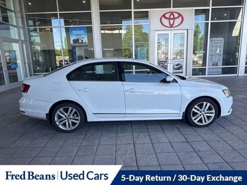 Used 2017 Volkswagen Jetta SEL FWD image 6