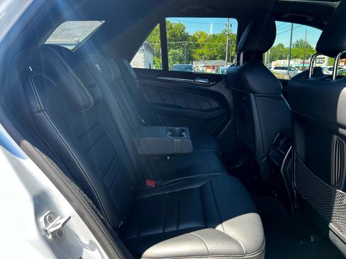 Used 2012 Mercedes-Benz ML 63 AMG 4MATIC image 27