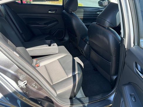 Used 2021 Nissan Altima 2.5 SR w/ SR Premium Package FWD image 12