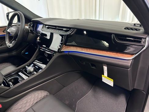 New 2026 Jeep Grand Cherokee L Summit AWD/4WD image 25