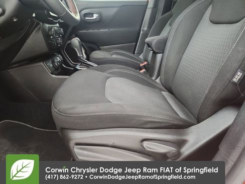 Used 2021 Jeep Renegade Latitude image 19