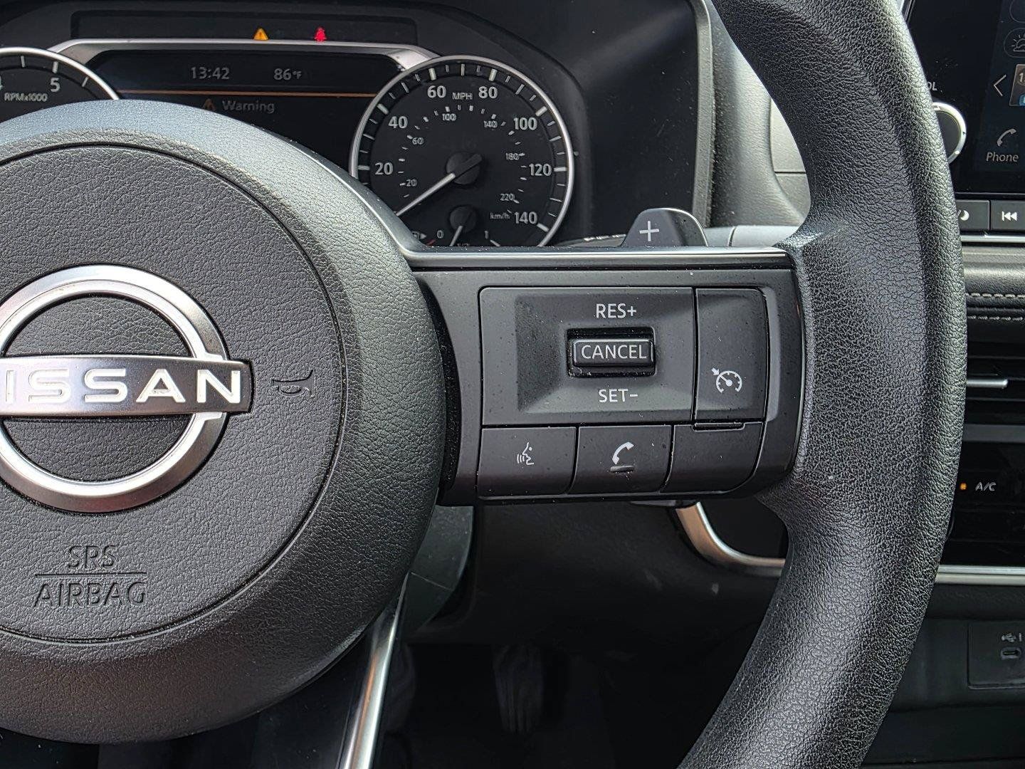 Used 2023 Nissan Rogue S FWD image 13