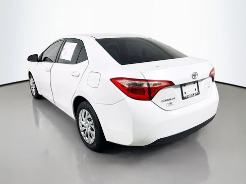 Used 2017 Toyota Corolla LE image 8
