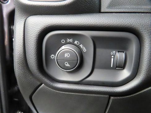 Used 2024 RAM 2500 Big Horn AWD/4WD image 46