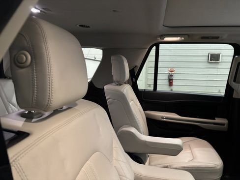 Used 2019 Ford Expedition Platinum image 35