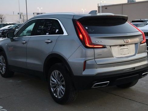 Used 2024 Cadillac XT4 Premium Luxury image 7