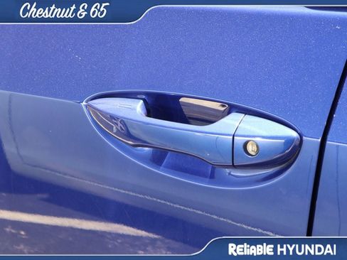 Used 2018 Toyota Corolla SE w/ SE Premium Package FWD image 23