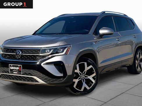 Used 2022 Volkswagen Taos SEL image 1