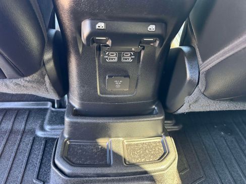 Used 2021 Jeep Wrangler Unlimited Sahara w/ Dual Top Group AWD/4WD image 22