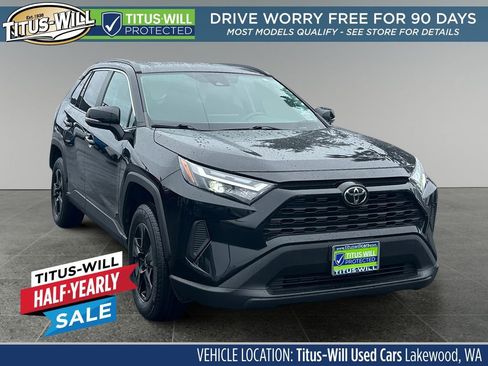 Used 2022 Toyota RAV4 XLE AWD/4WD image 1