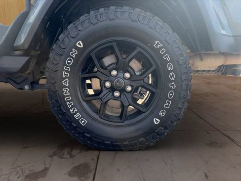 Used 2025 Jeep Gladiator Sport AWD/4WD image 26