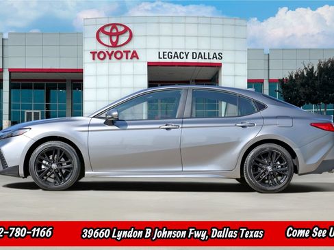 Used 2025 Toyota Camry SE w/ Convenience Package AWD/4WD image 7