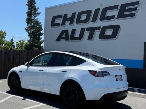 Used 2021 Tesla Model Y Long Range AWD/4WD image 22