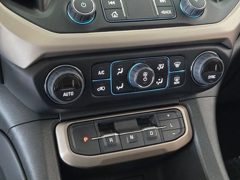 Certified 2023 GMC Acadia Denali w/ Denali Ultimate Package AWD/4WD image 29