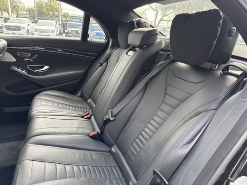 Used 2019 Mercedes-Benz S 560 Sedan image 28
