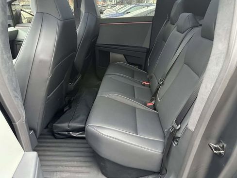 Used 2024 Tesla Cybertruck AWD Crew Cab image 22