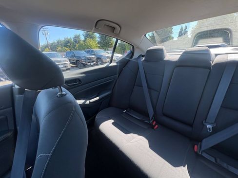 Used 2025 Nissan Altima 2.5 SV FWD image 39