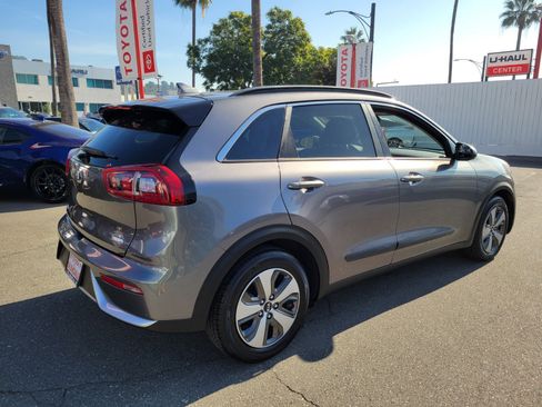 Used 2018 Kia Niro LX image 5