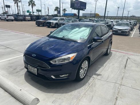 Used 2017 Ford Focus Titanium FWD image 2