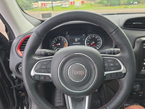 Used 2023 Jeep Renegade Trailhawk w/ Sun/Sound Group AWD/4WD image 25