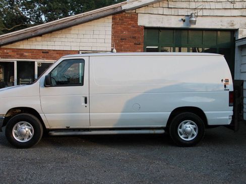 Used 2013 Ford E-250 and Econoline 250 w/ PWR Group RWD image 9