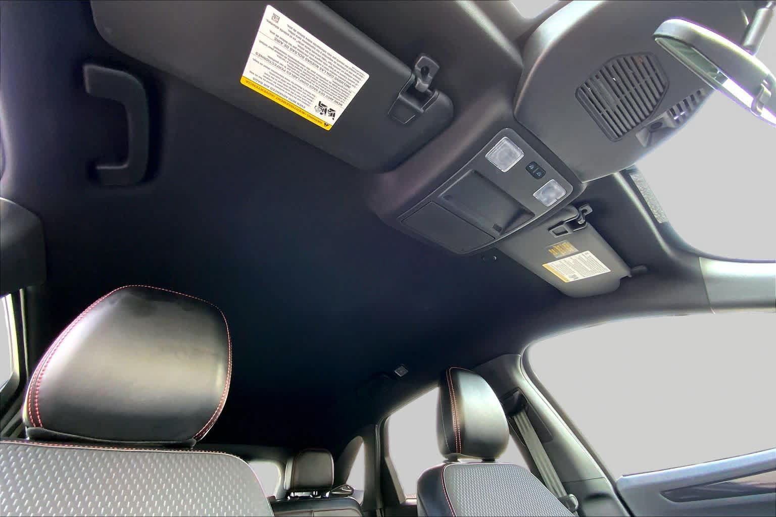Used 2025 Ford Escape ST-Line FWD image 13