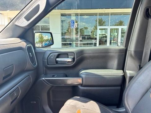 Used 2021 GMC Sierra 1500 AT4 w/ AT4 Preferred Package AWD/4WD image 11