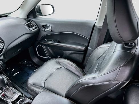 Used 2018 Jeep Compass Limited AWD/4WD image 5
