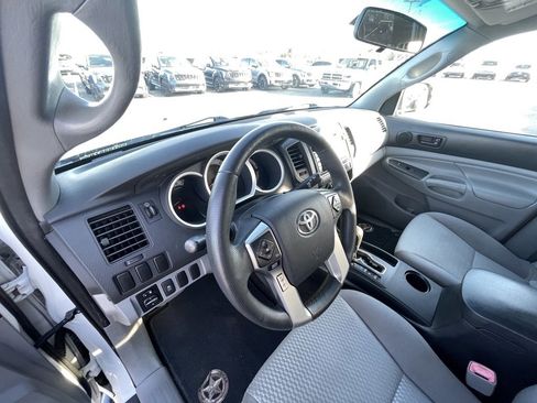 Used 2014 Toyota Tacoma PreRunner image 9