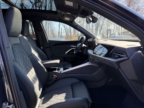 New 2025 Audi SQ5 Premium Plus AWD/4WD image 16