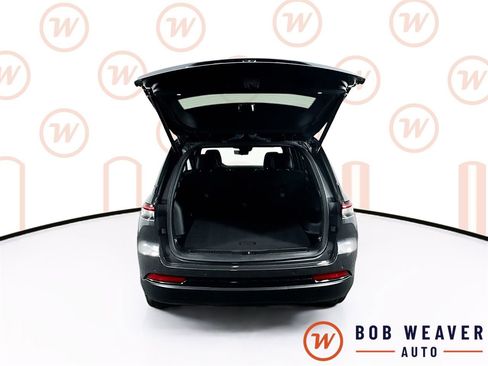 Used 2024 Jeep Grand Cherokee Limited w/ Luxury Tech Group II image 29