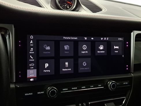 Used 2021 Porsche Macan image 18