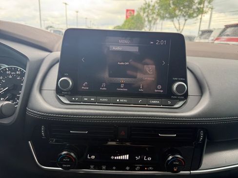 Used 2022 Nissan Rogue SV FWD image 20
