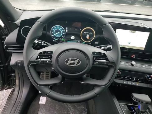 New 2025 Hyundai Elantra SEL image 16