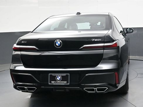 Used 2024 BMW 760i xDrive image 4