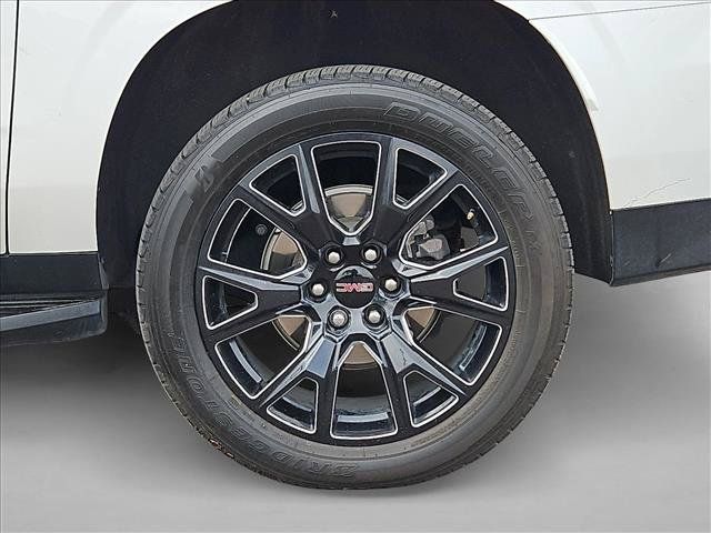 Used 2023 GMC Yukon XL Denali AWD/4WD image 15