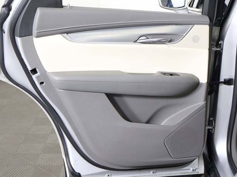 Used 2018 Cadillac XT5 Luxury w/ Driver Awareness Package image 29