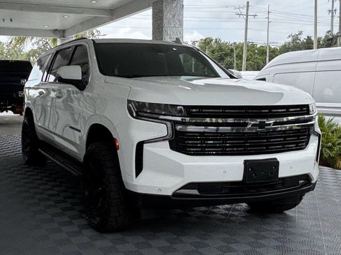 Used 2022 Chevrolet Suburban RST w/ Luxury Package AWD/4WD image 14