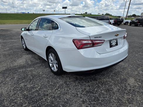 Used 2021 Chevrolet Malibu LT FWD image 5