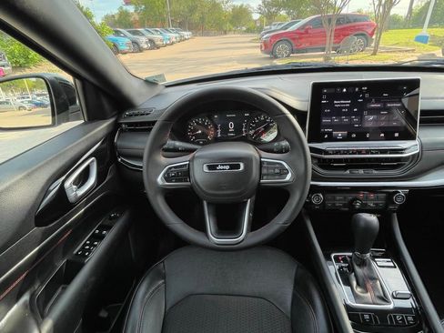 Used 2023 Jeep Compass Trailhawk AWD/4WD image 11