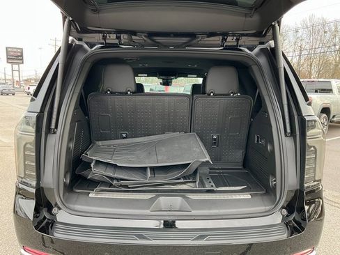 Used 2025 Chevrolet Tahoe High Country image 17