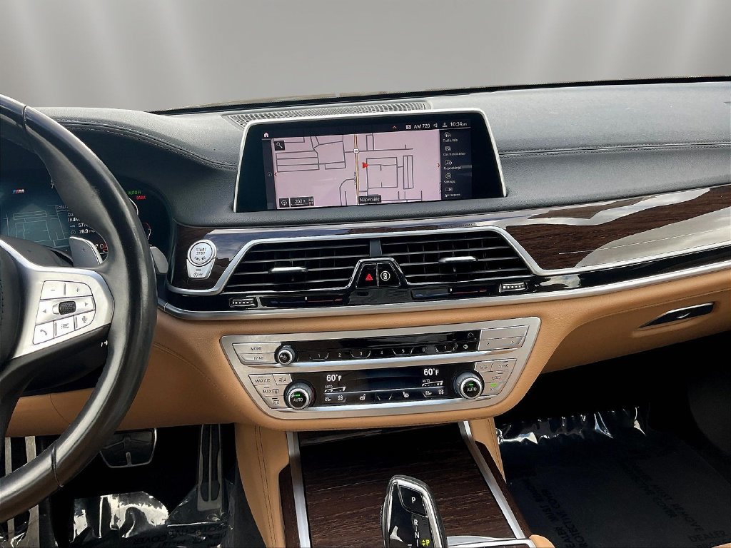 Used 2021 BMW 750i xDrive w/ M Sport Package AWD/4WD image 9