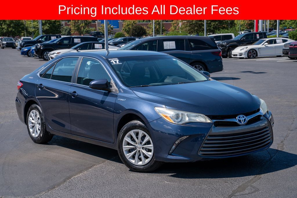 Used 2017 Toyota Camry LE FWD image 1