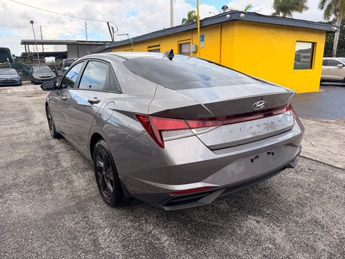 Used 2022 Hyundai Elantra SEL FWD image 12