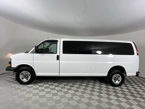 Used 2014 GMC Savana 3500 LT w/ LT Preferred Equipment Group image 8
