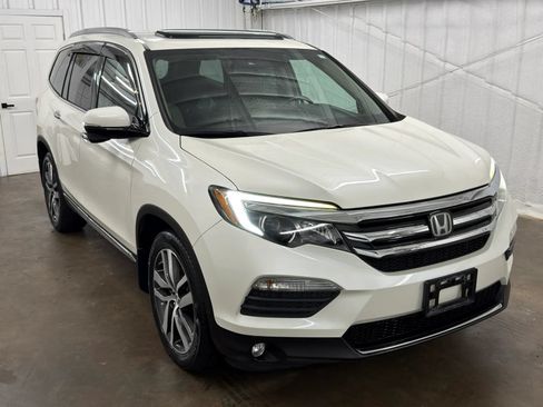 Used 2016 Honda Pilot Touring image 2
