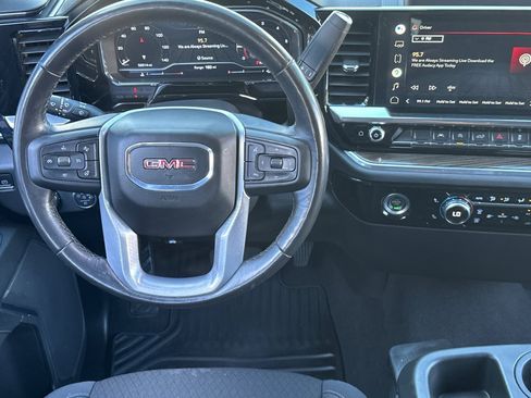 Used 2022 GMC Sierra 1500 Elevation image 17